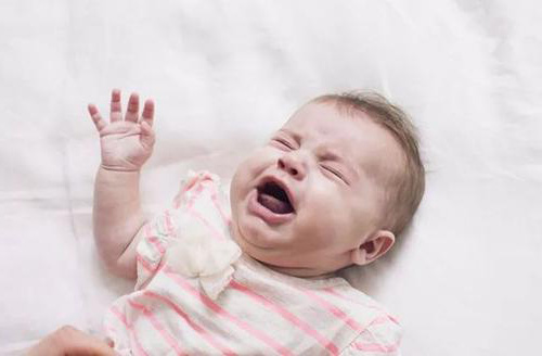 孕妇母乳检测仪器宝宝吃奶时爱哭闹究竟该怎么办